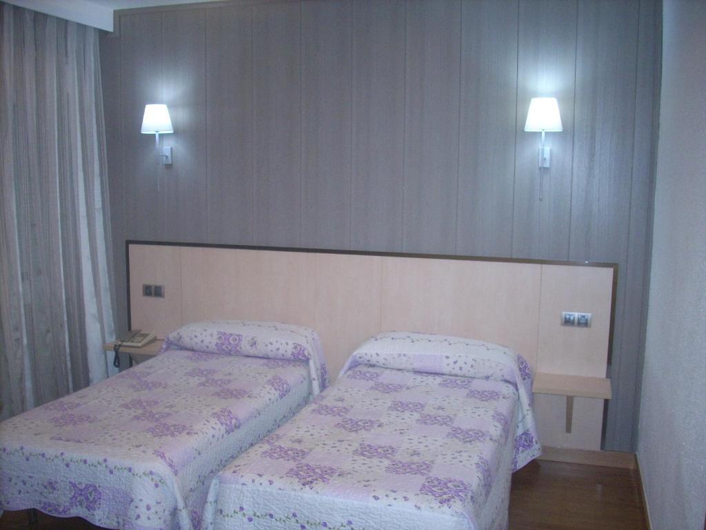 Hotel Corona De Castilla Villares de la Reina Zewnętrze zdjęcie
