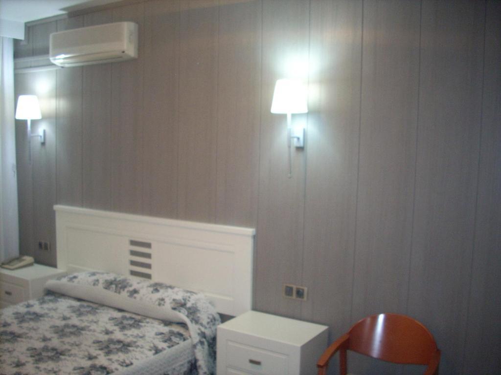 Hotel Corona De Castilla Villares de la Reina Zewnętrze zdjęcie