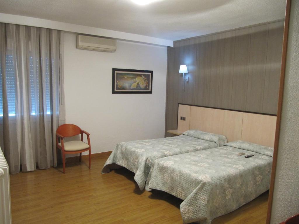 Hotel Corona De Castilla Villares de la Reina Zewnętrze zdjęcie