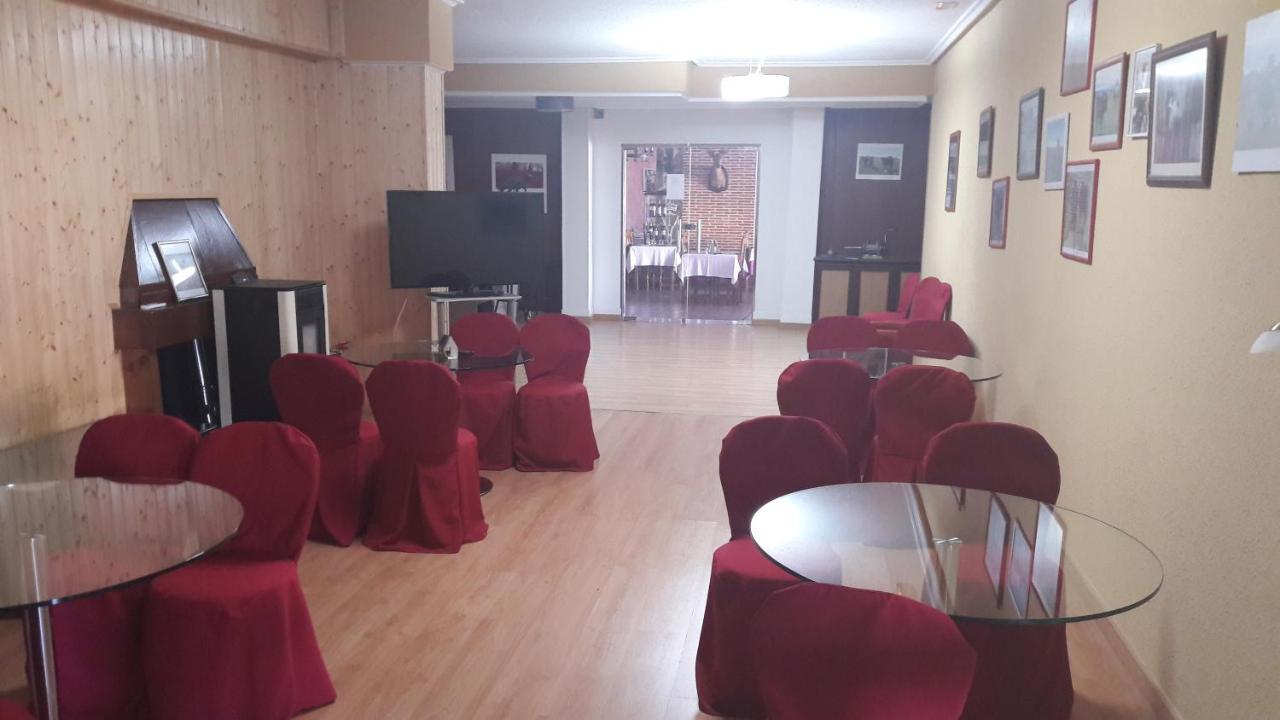 Hotel Corona De Castilla Villares de la Reina Zewnętrze zdjęcie